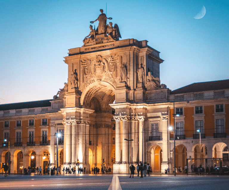 The Rua Augusta Arch, a must-see sight during a Lisbon weekend break