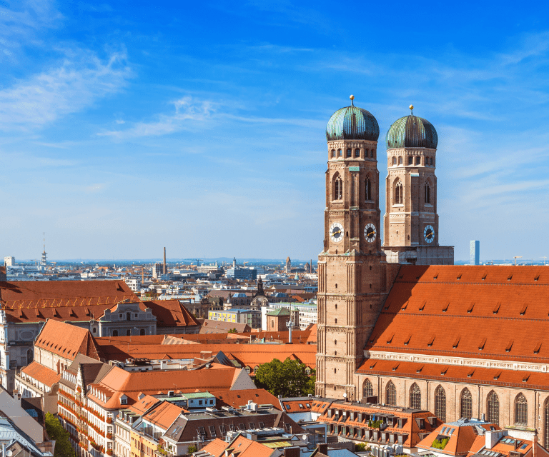 A bird-eye view over th Frauenkirche, a must-visit place on a Munich city break