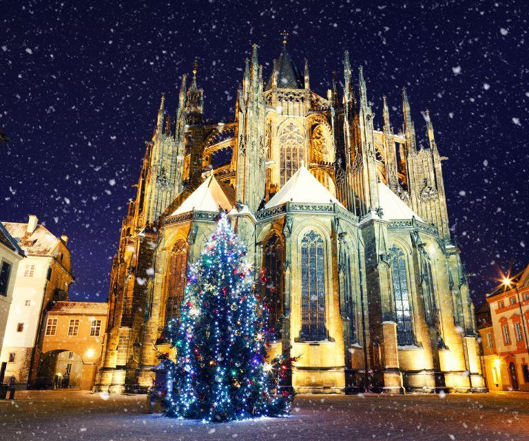 A christmas tree near the St Vituss Cathedral, a must-see sight during a Christmas city break to Prague