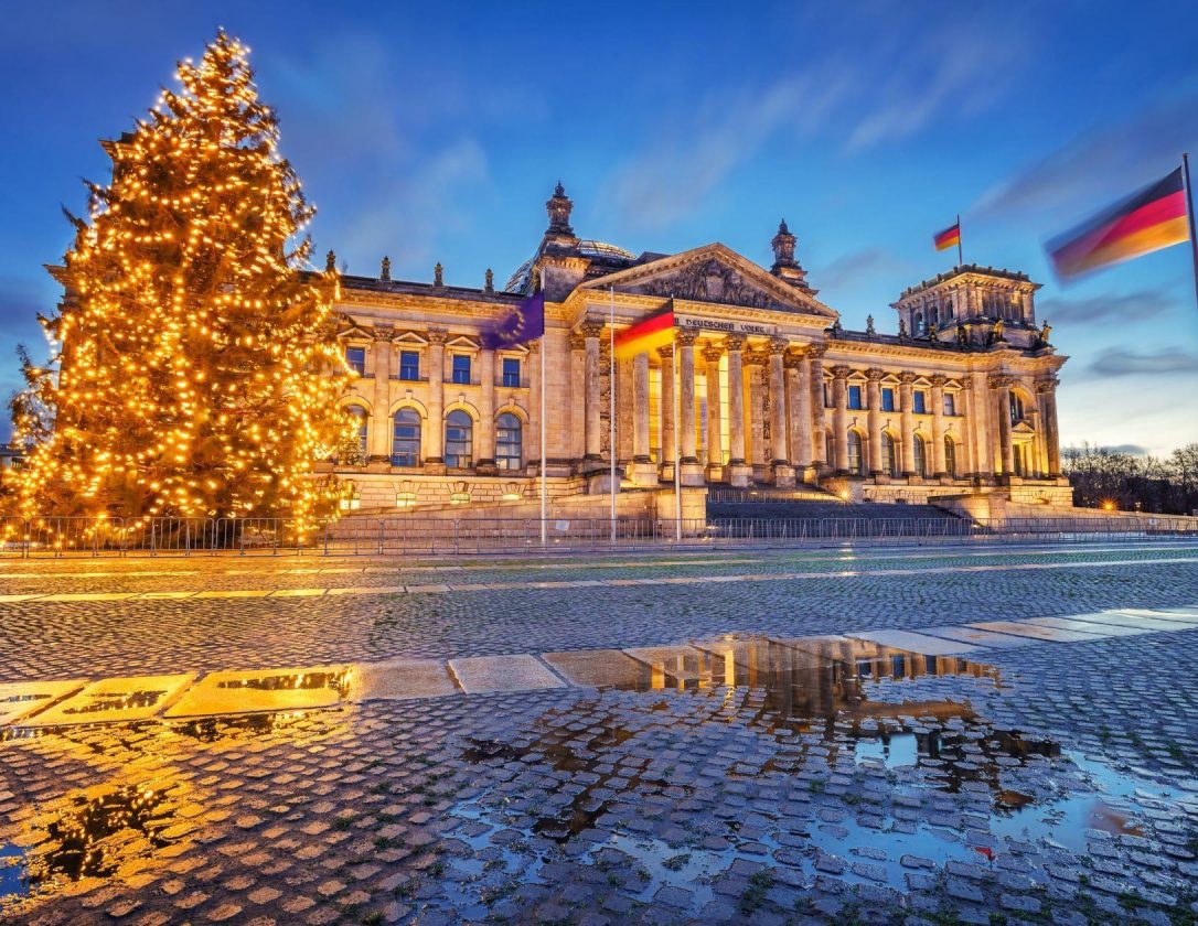 Berlin-christmas-reichstag-bottom-min