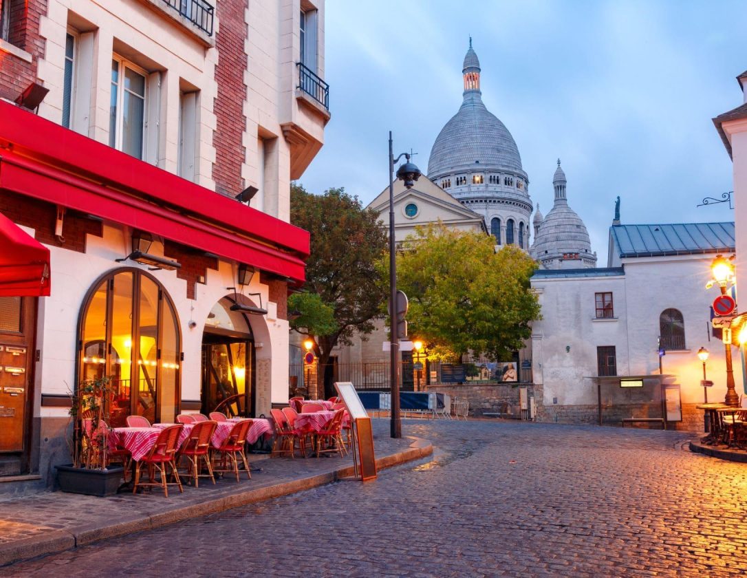 The district of montmartre, a must-visit place during a weekend break to Paris